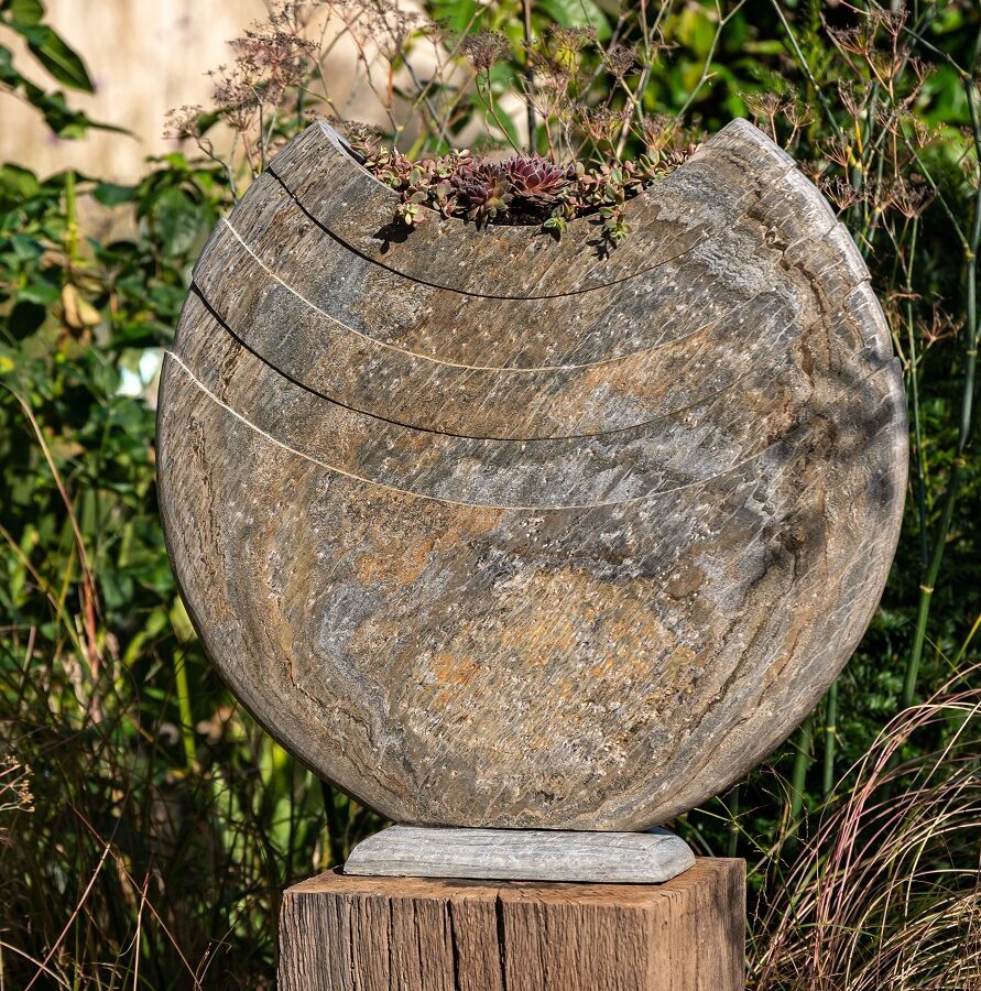 Ikra slate vase on Weathered Oak Plinth
